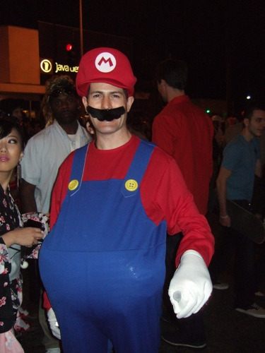 Illustration for article titled Nintendo Love Invades West Hollywood Costume Carnaval